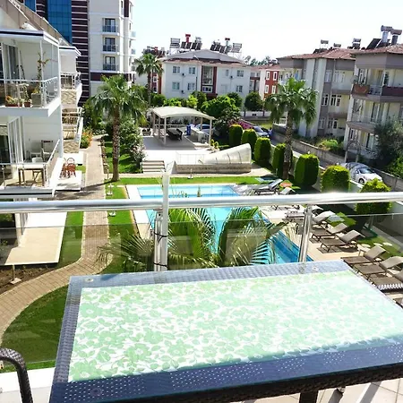 Elegant 4 Bedroom Duplex *